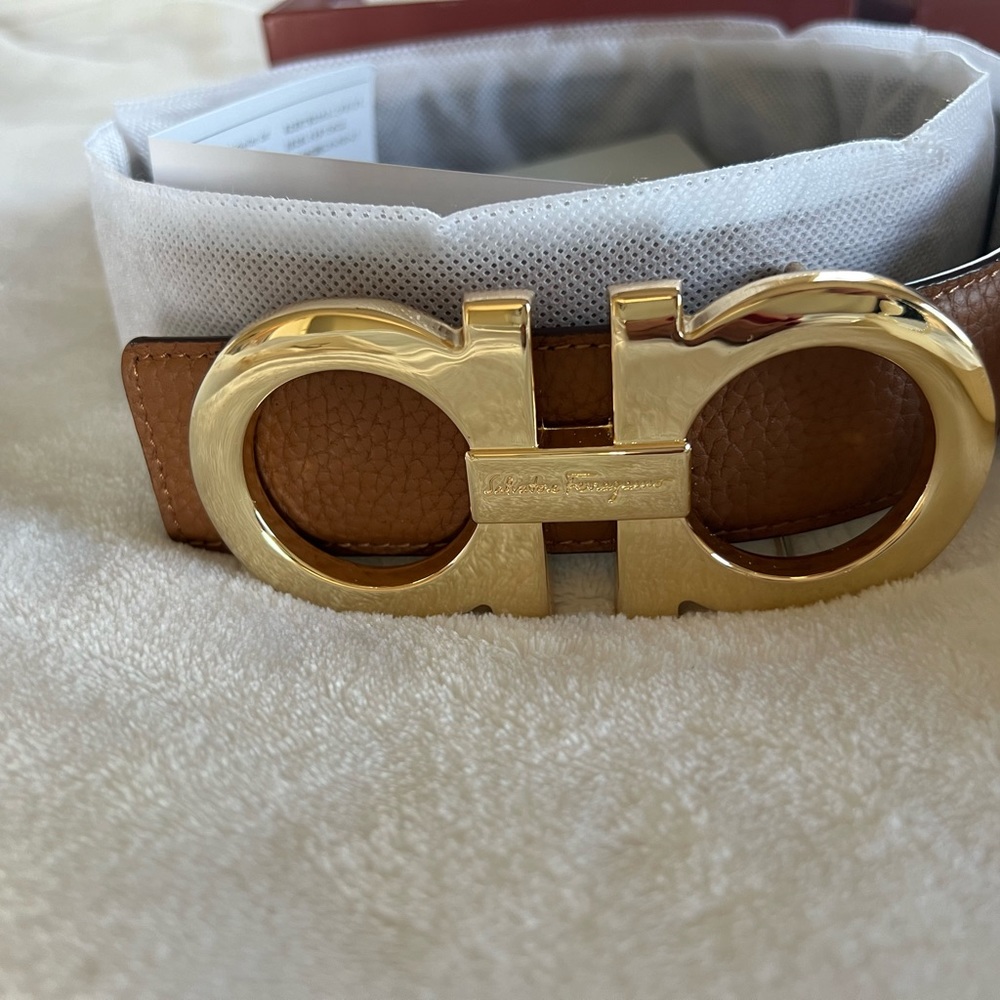 SALVATORE FERRAGAMO brown/ tan belt
